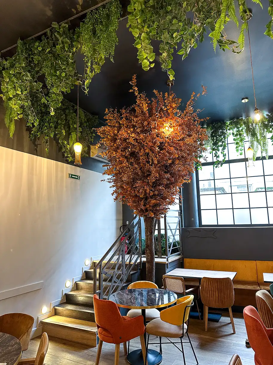 arbre-interieur-restaurant arbre intérieur restaurant