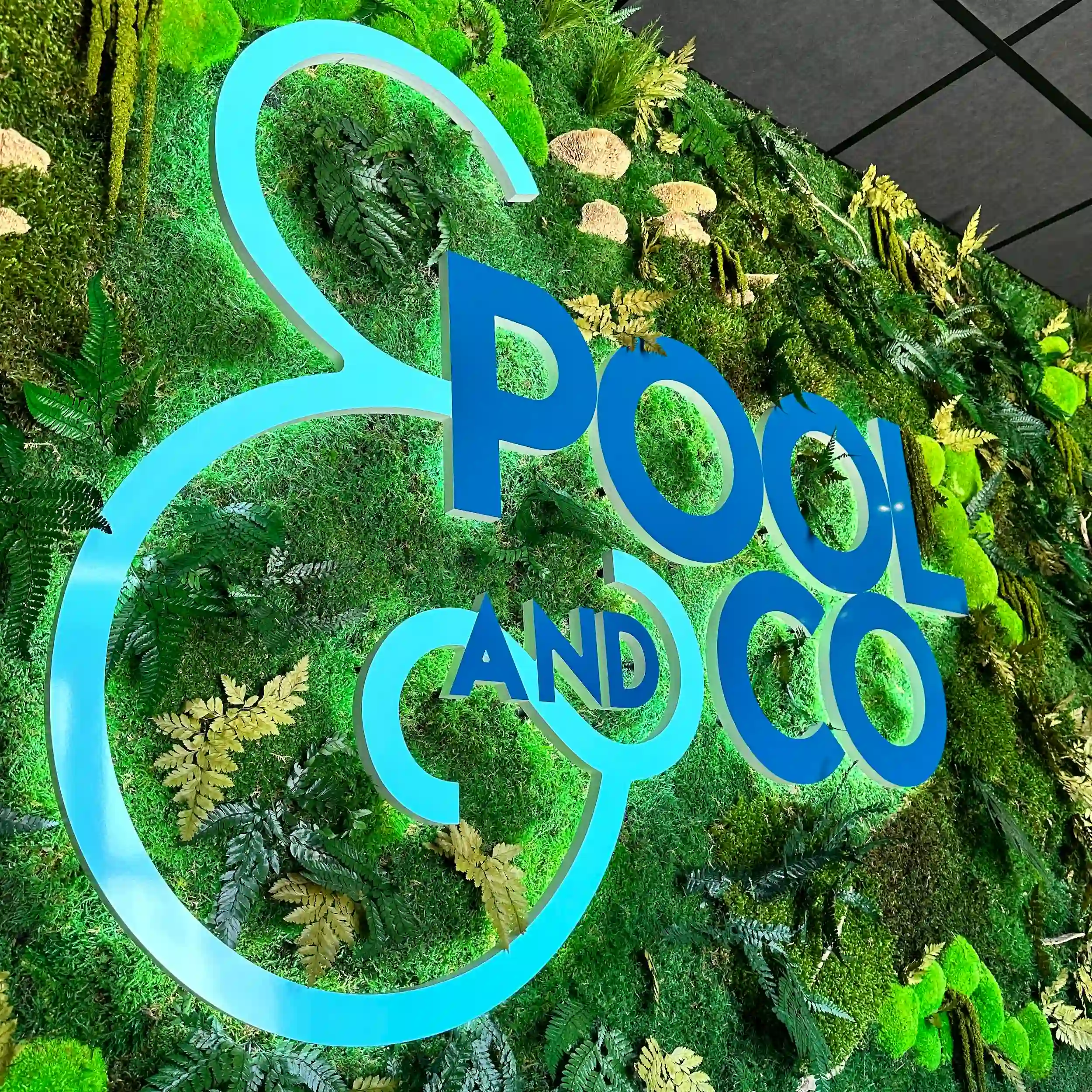 Mur végétal stabilisé Forest avec logo intégré